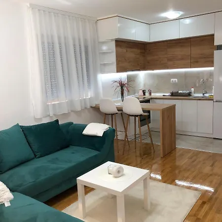 B&s Stan Na Dan Apartment